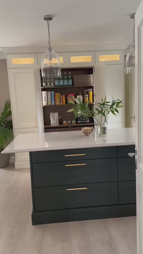 Overview video of Gold Cabinet Handle in place in a newly renovated kitchen with off white and dark navy cabinetry